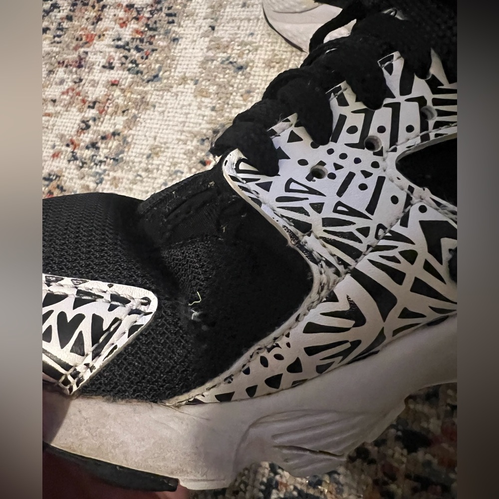 Women Air Huarache - Picture 8 of 11